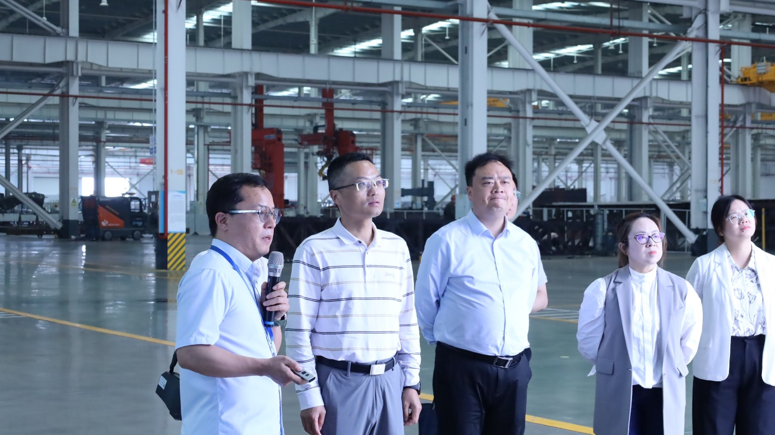 省委财经办专职副主任王迎春一行 莅临航空产业园调研